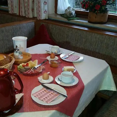 Staufenhof 3*