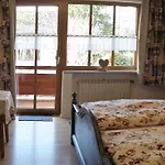 Staufenhof ゲストハウス 3*
