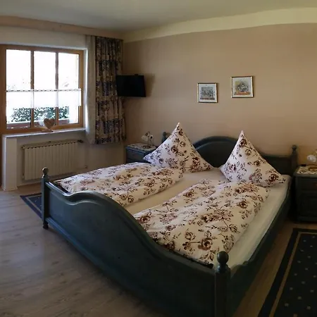 Staufenhof 3*